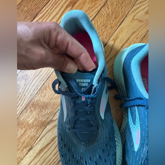 Brooks Women's Hyperion Tempo Road Running Shoe (size 8) - Picture 7 of 8